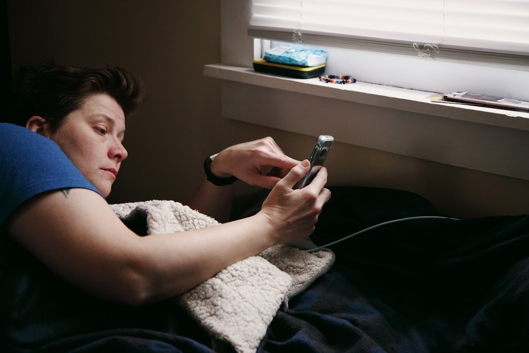 How Blue Light From Screens Disrupts Your Sleep Cycle (And What Happens to Your Body)
